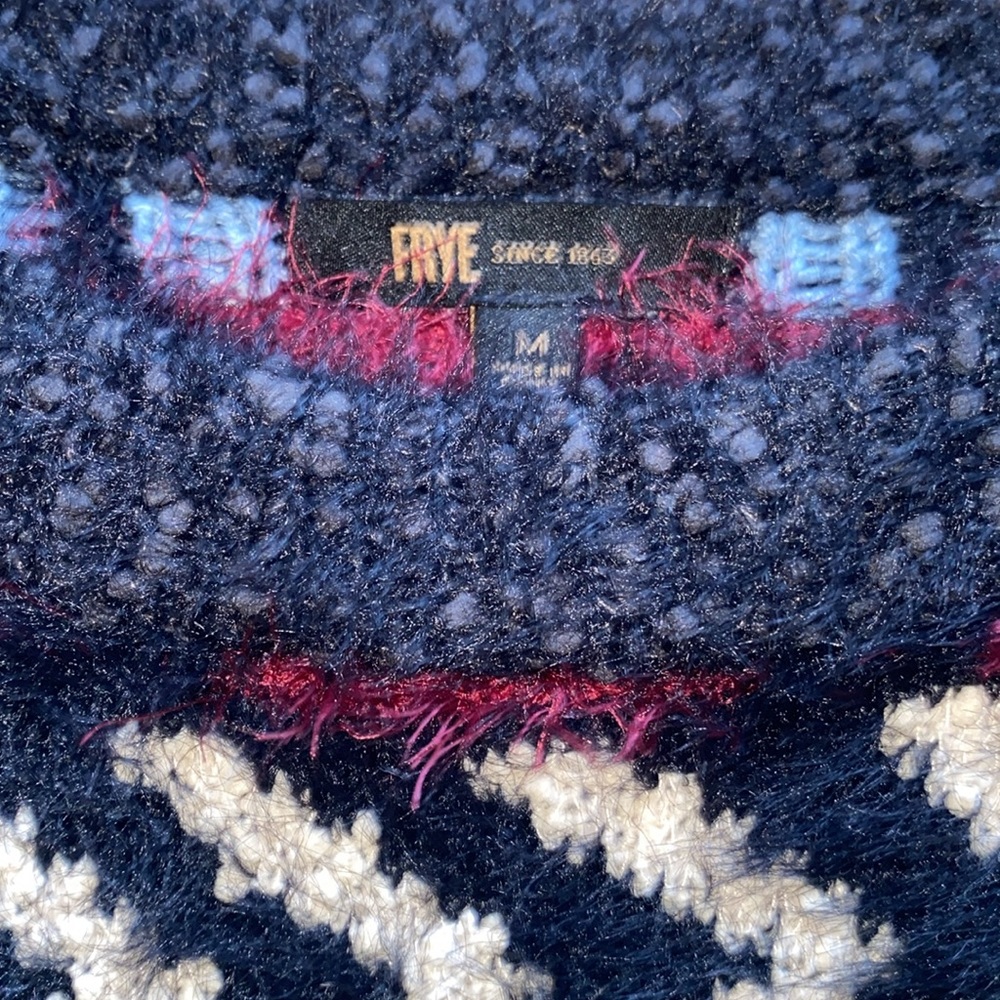 Frye NWT Sweater cropped Butter Soft / size Med - Picture 13 of 17